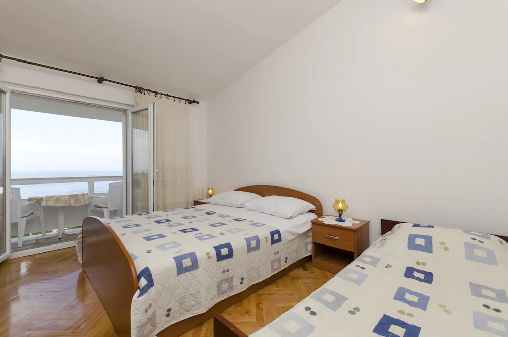 Apartments And Room Mate Mare