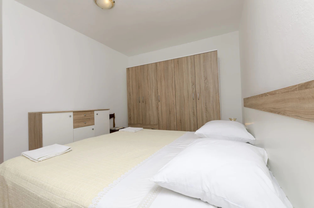 Apartments And Room Mate Mare