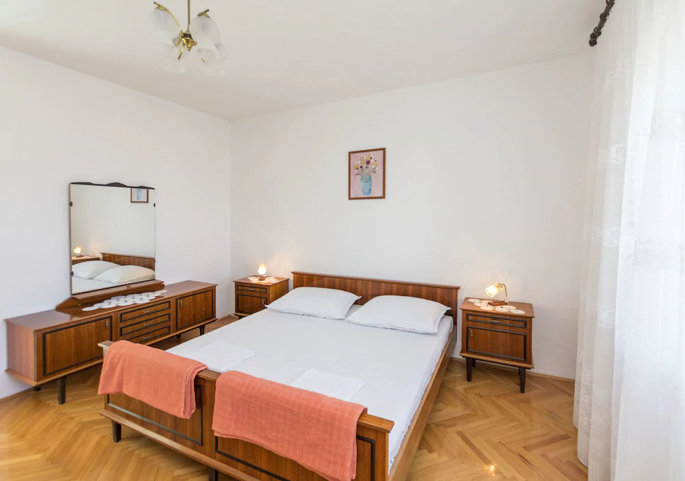 Apartments And Room Milka-Jere