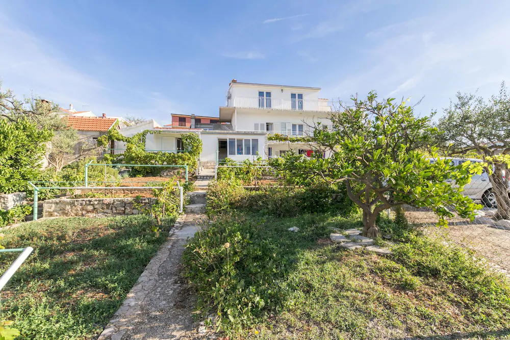 Apartments And Room Milka-Jere