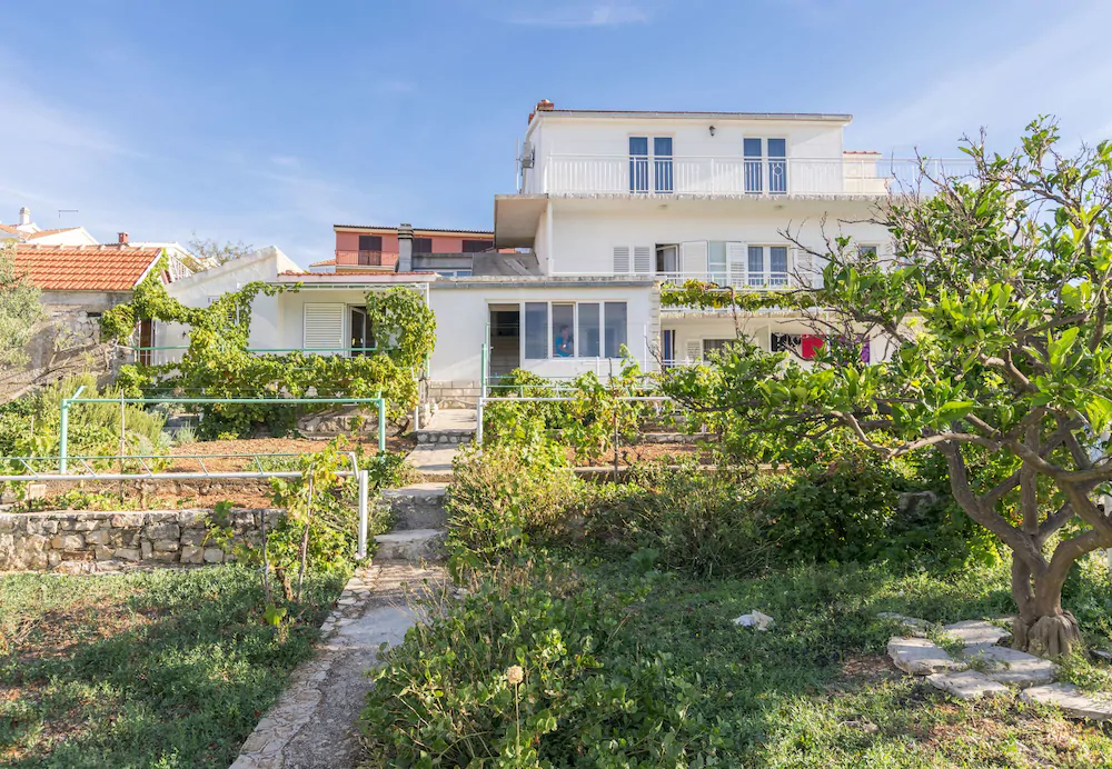 Apartments And Room Milka-Jere