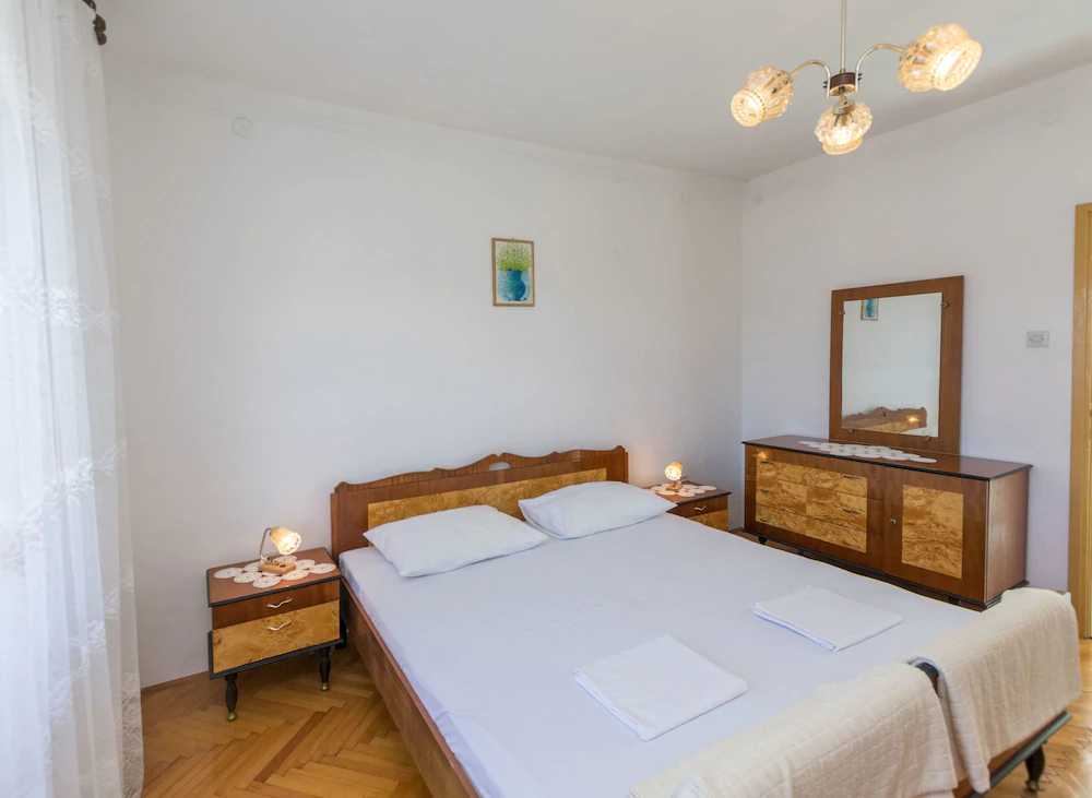 Apartments And Room Milka-Jere