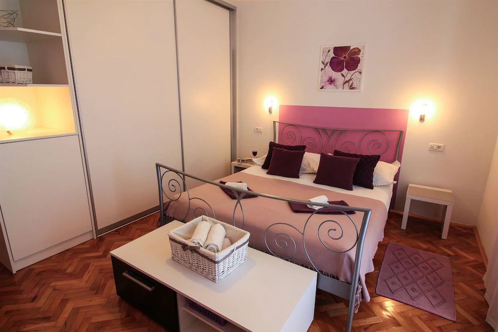 Apartments Ena