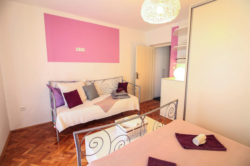 Apartments Ena