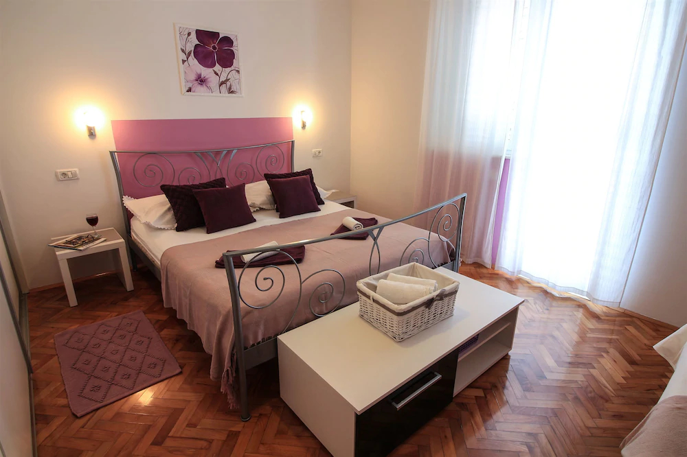 Apartments Ena