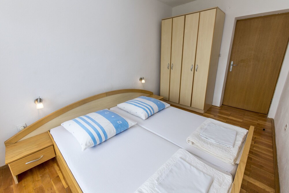 Apartments Jelka