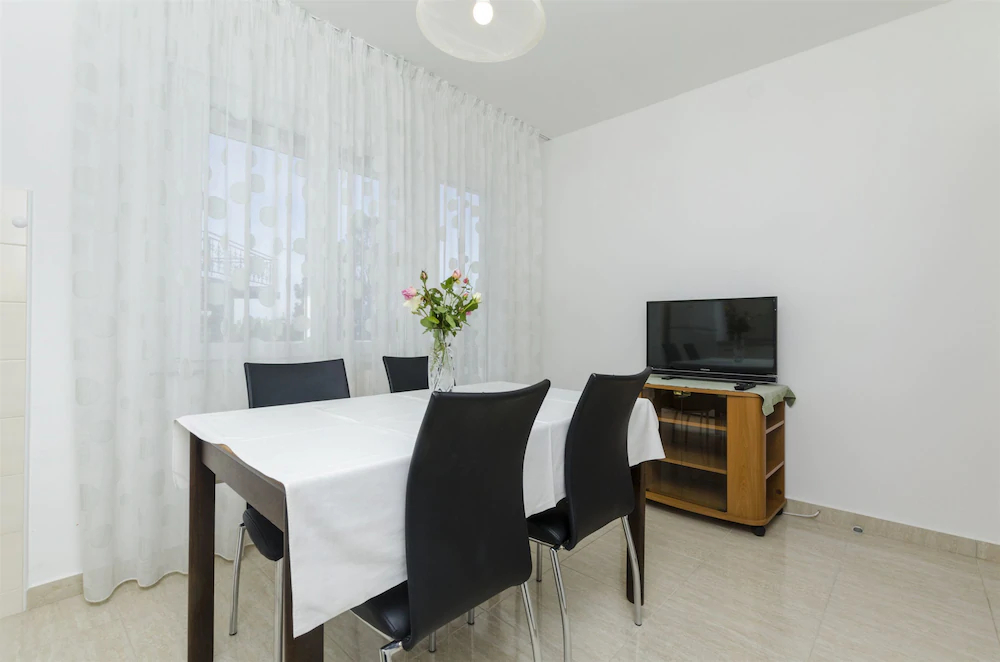 Apartments Karmela