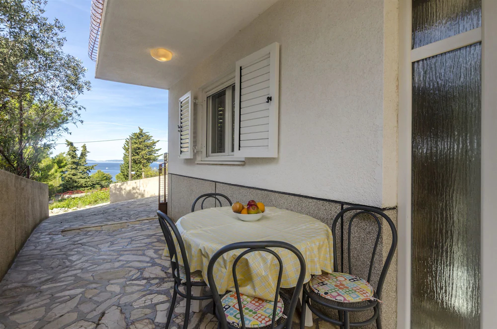 Apartments Karmela