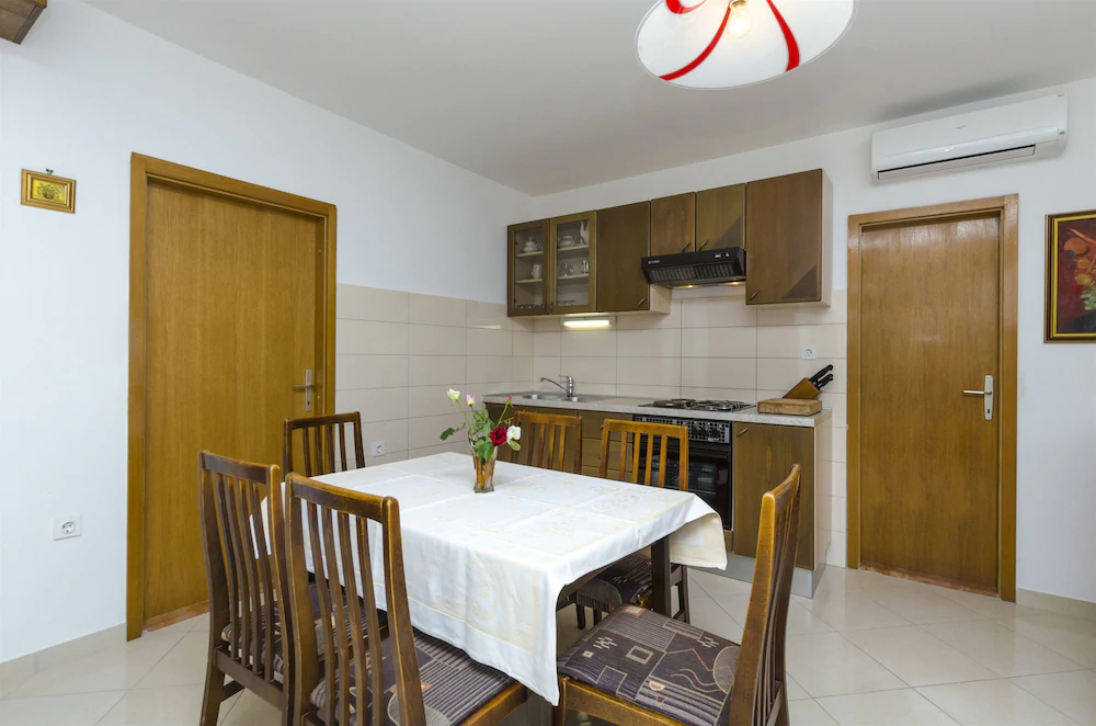 Apartments Karmela