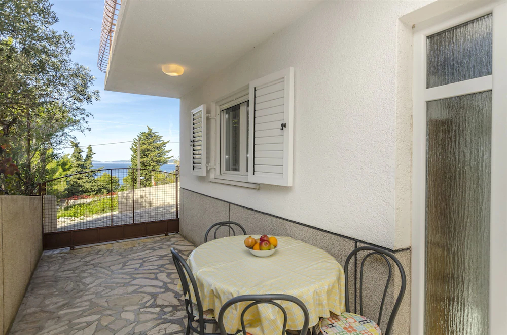 Apartments Karmela