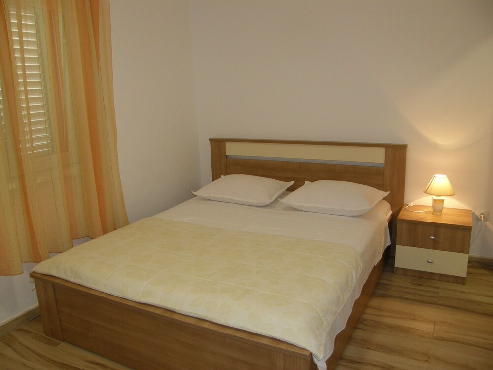 Apartments Ljubo