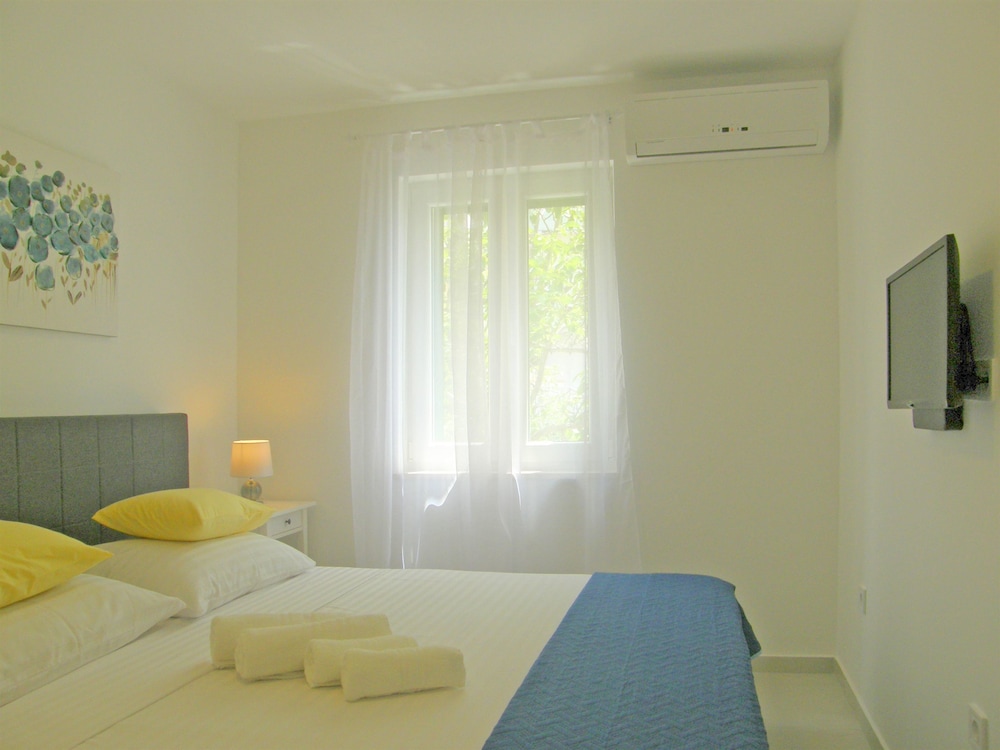 Apartments Mare