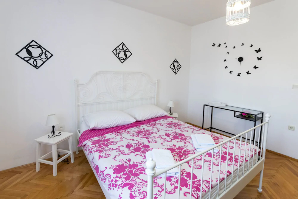 Apartments Žmika