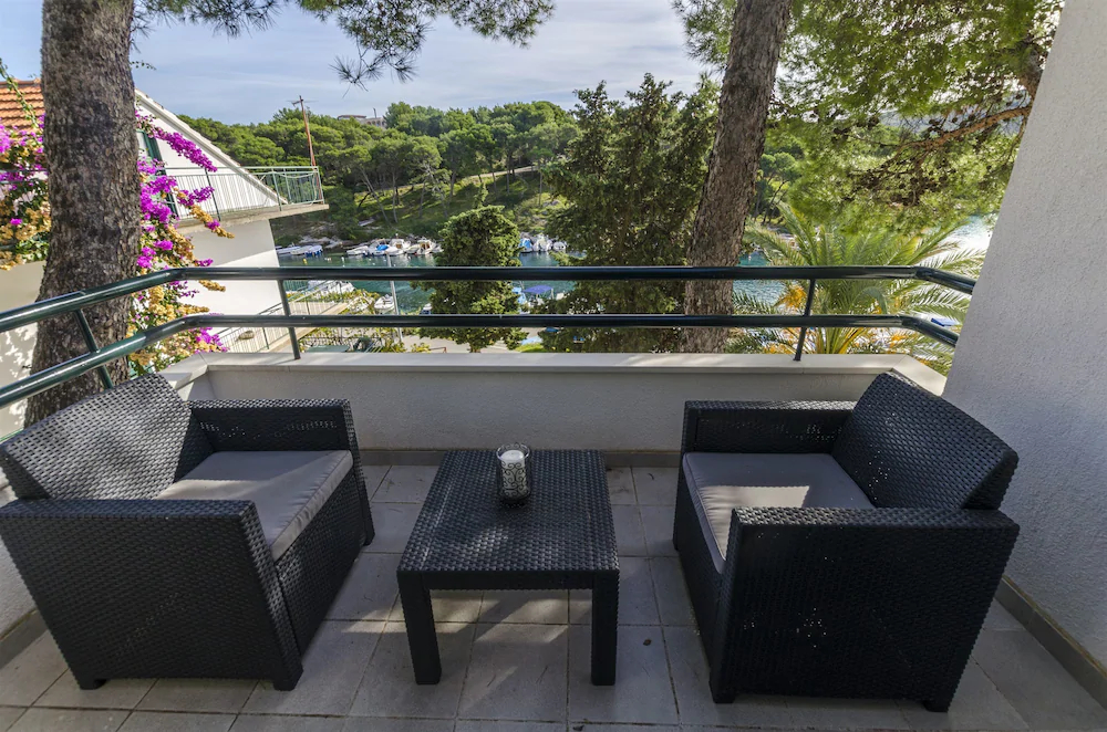 Apartments Uvala