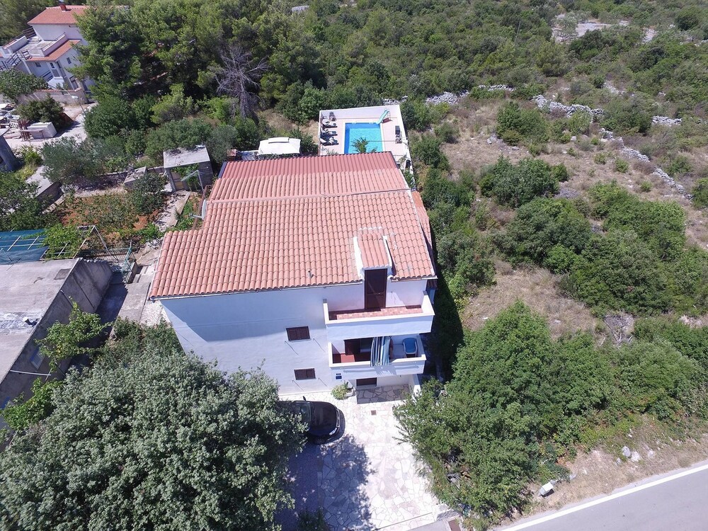 Apartments Villa Velin