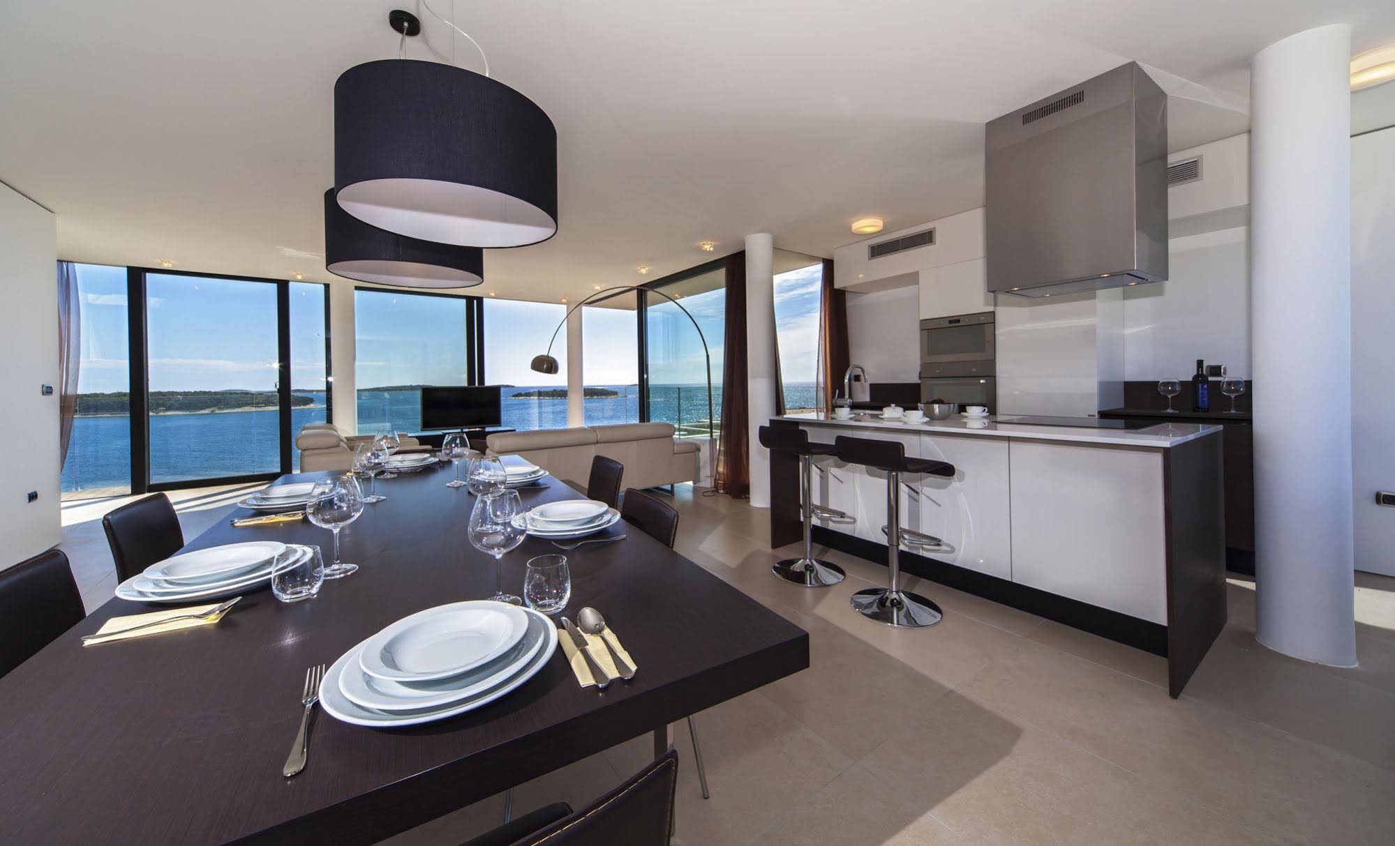 Golden Rays Luxury Villas