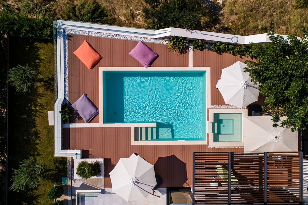 Luxury Villa Golden Eye
