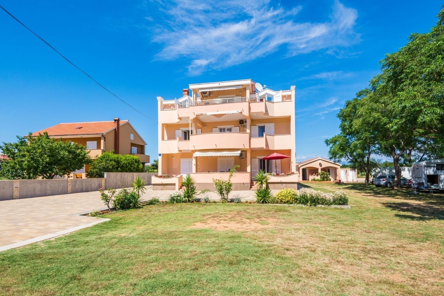 Apartments Ani - with pool
