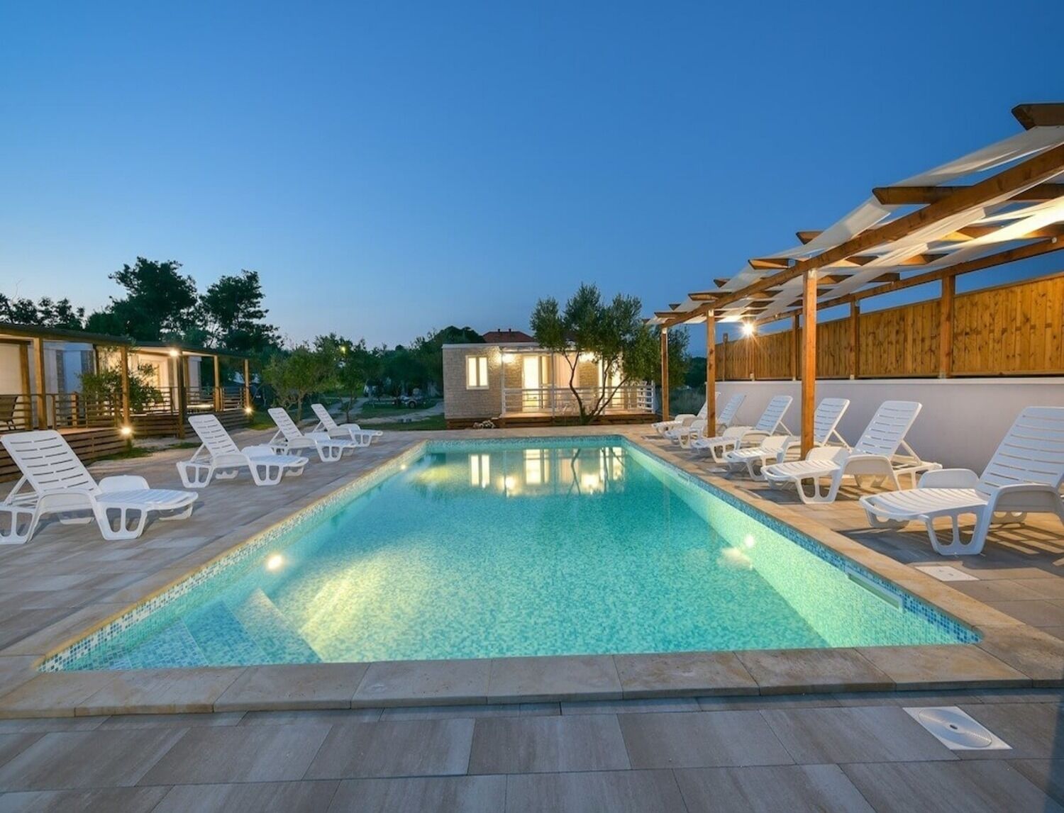 Apartments Ani - with pool
