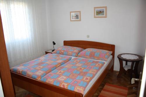 Apartments Biskup