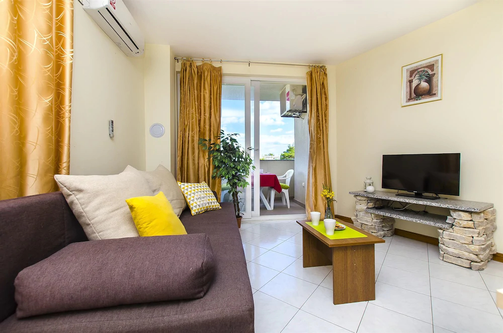 Apartments Glavan