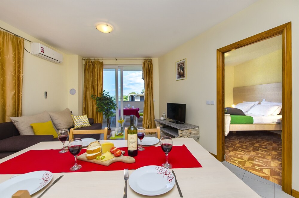 Apartments Glavan