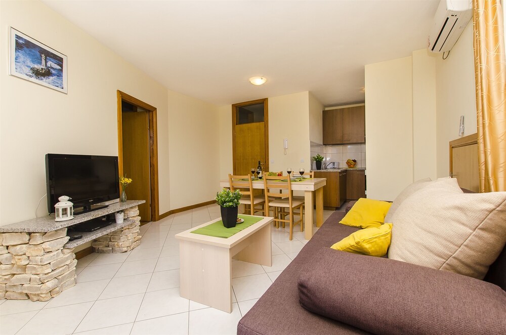Apartments Glavan