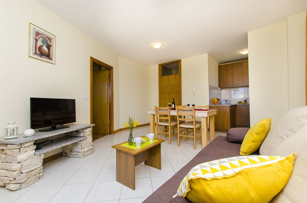 Apartments Glavan
