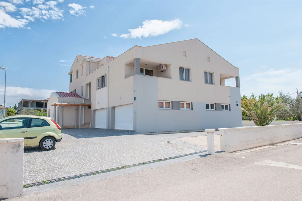 Apartments Glavan