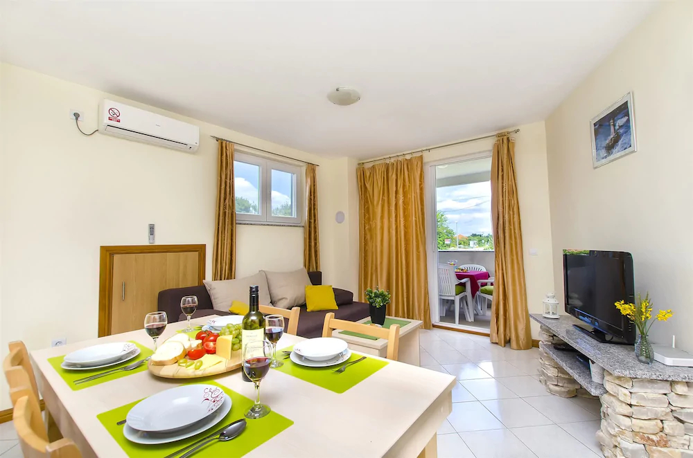 Apartments Glavan