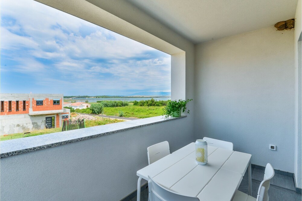 Crowonder Luxury Marijana Apartments