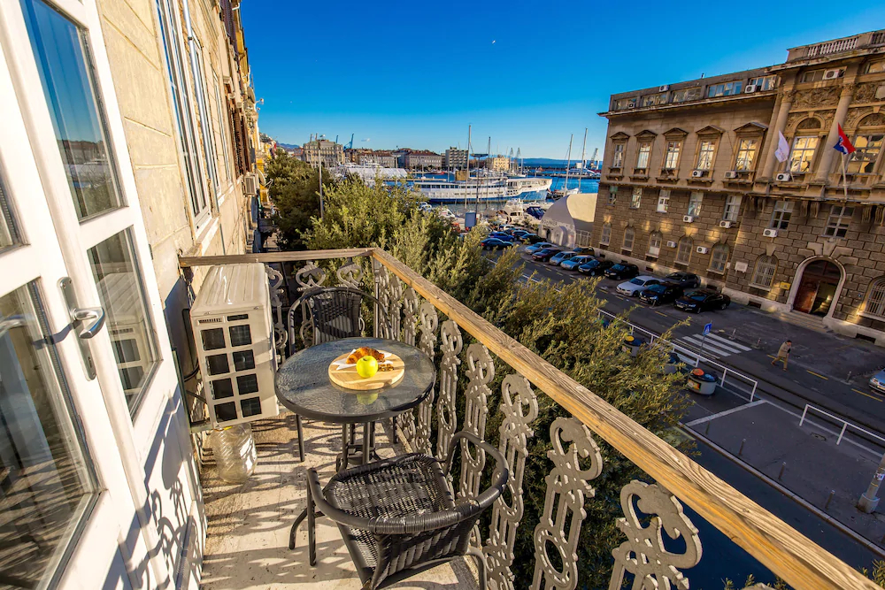 Apartments Molo Longo