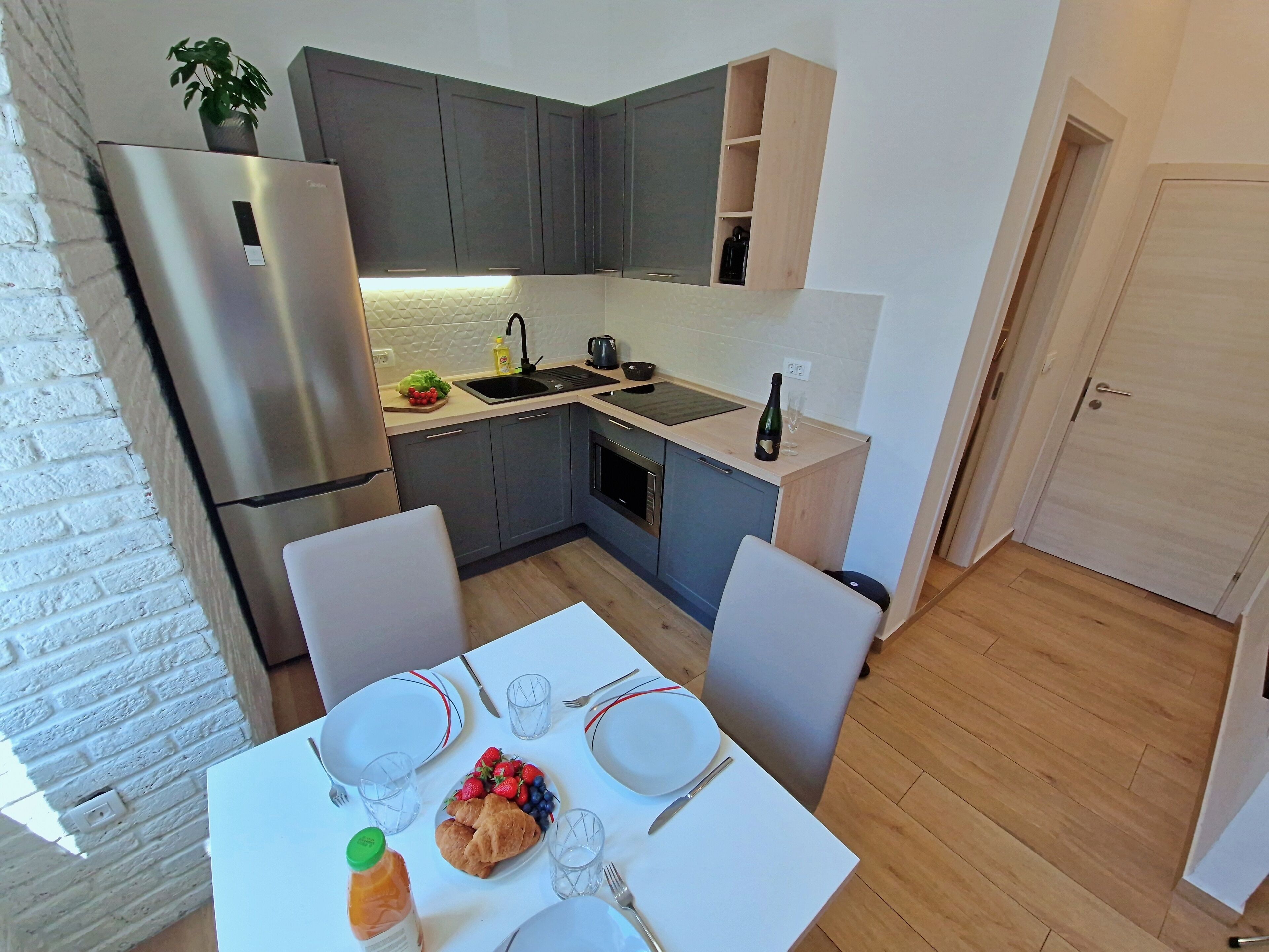 Lola's Place