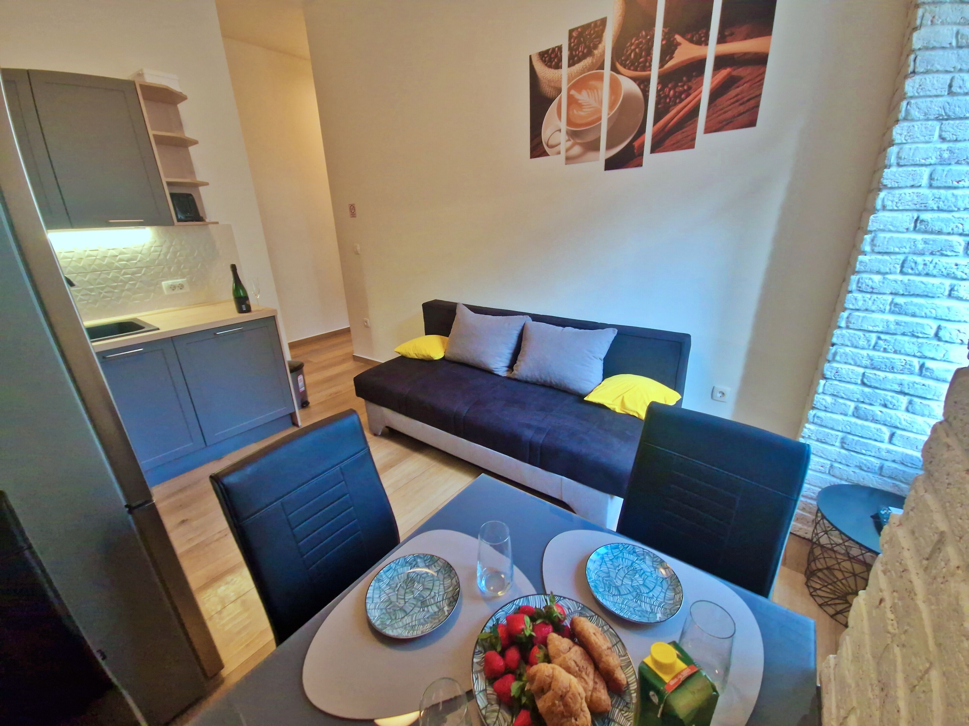 Lola's Place