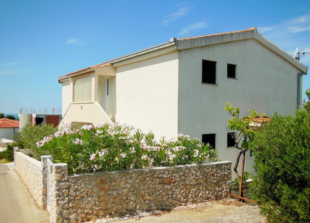 Apartments Antun