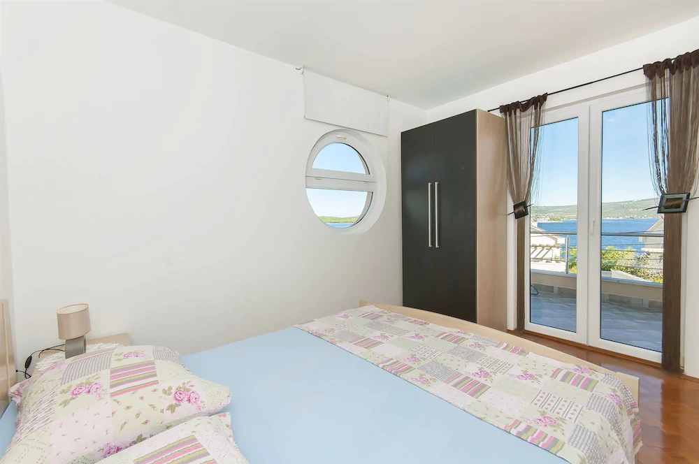 Apartments Ema