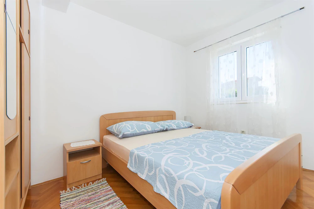 Apartments Ema