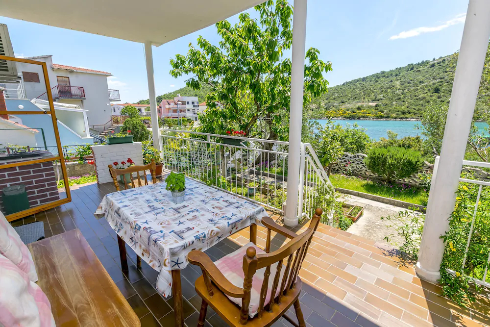 Apartments Garden by The Sea