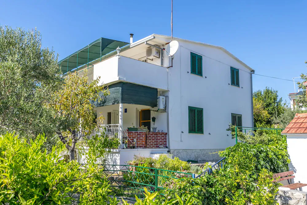 Apartments Garden by The Sea
