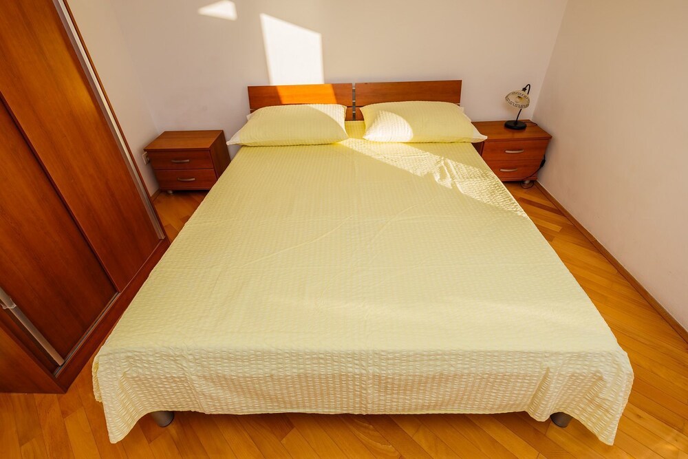 Apartments Ilija