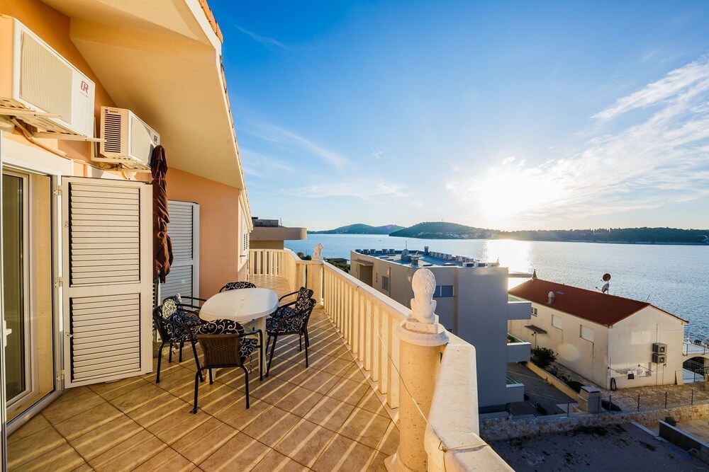 Apartments Ilija