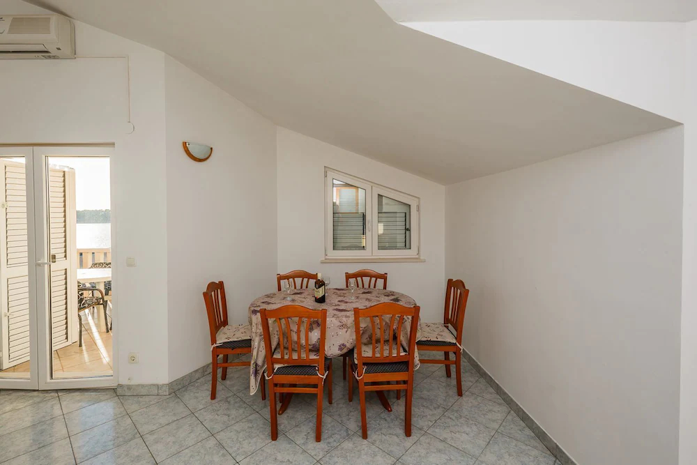 Apartments Ilija