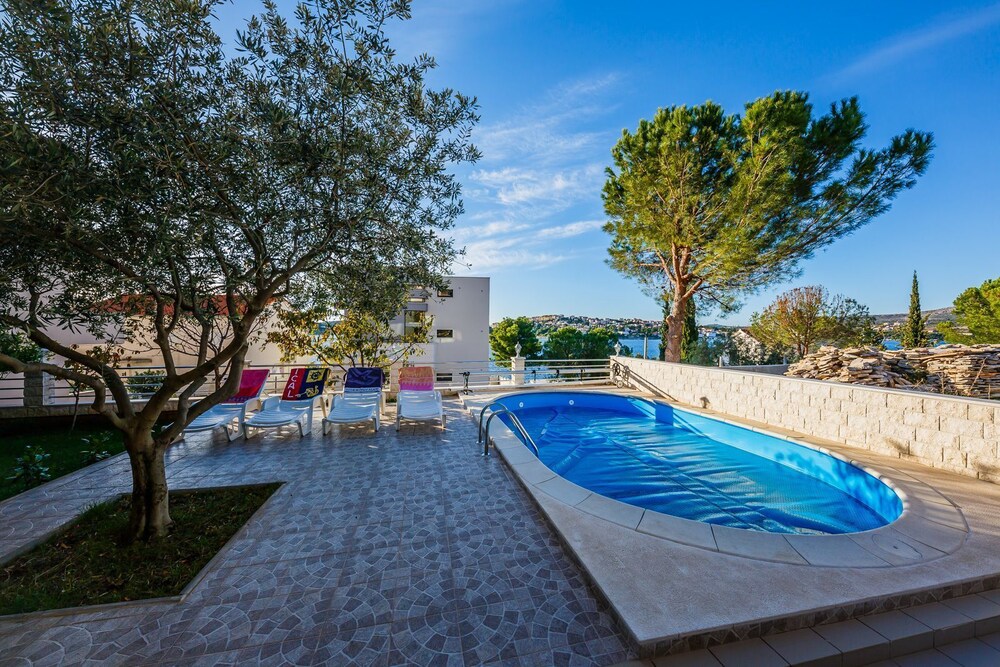 Apartments Ilija