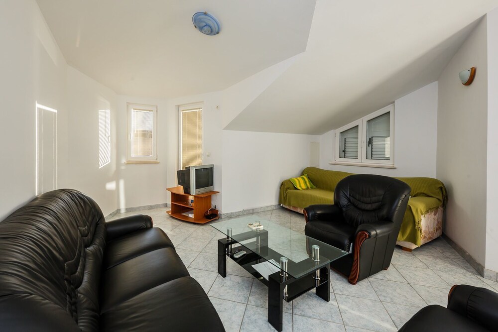 Apartments Ilija