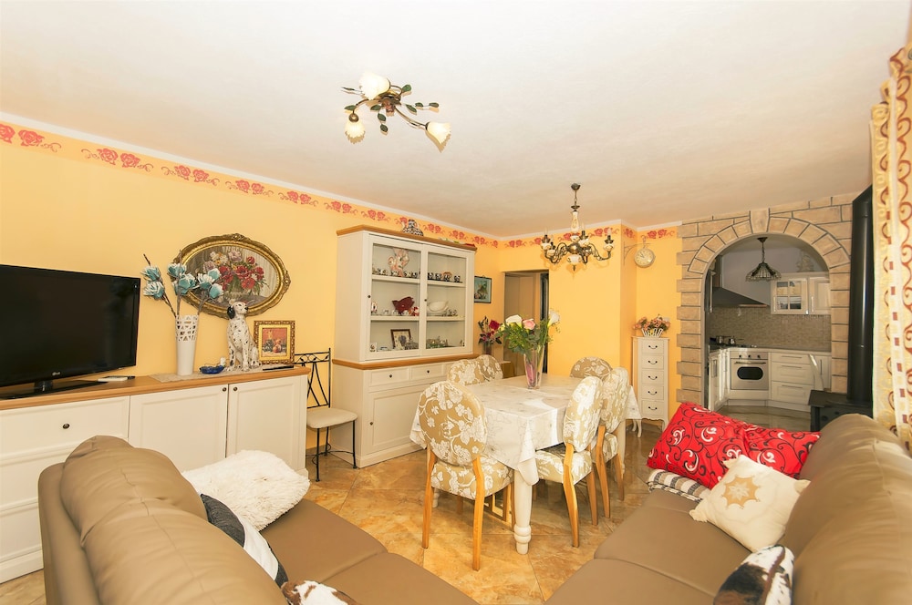 Apartments Ljiljana