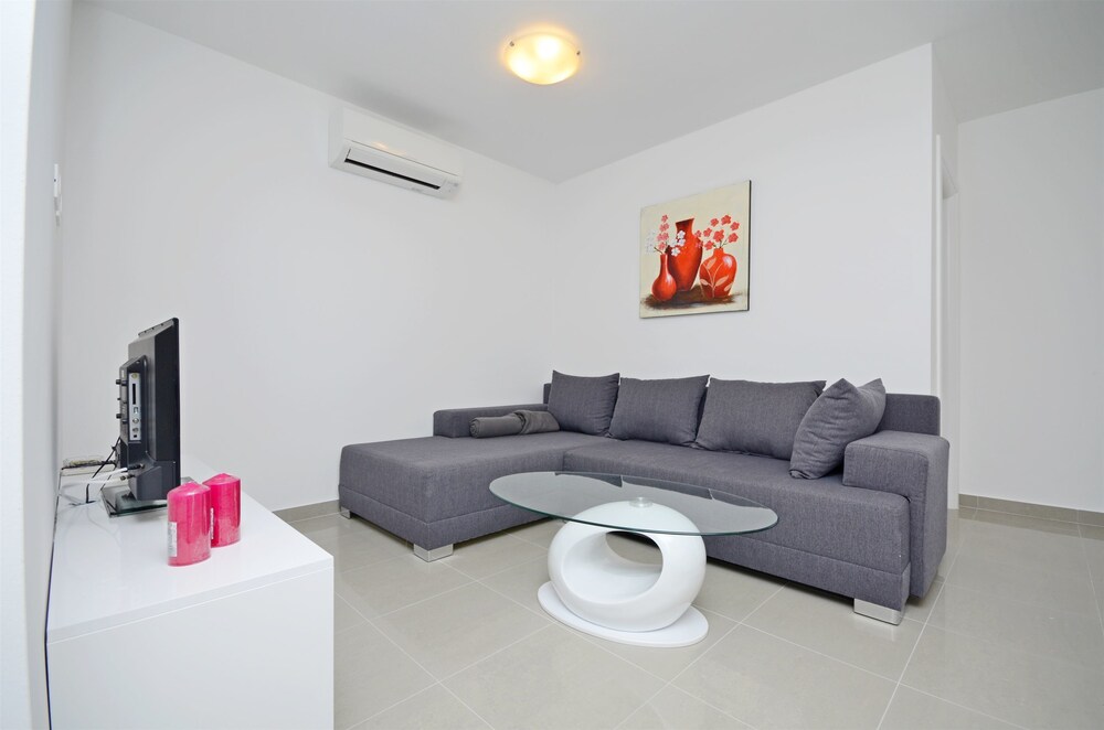 Apartments Maja