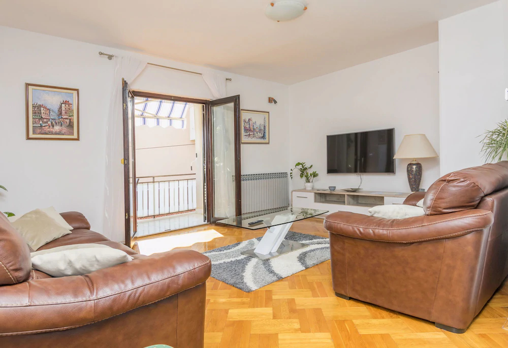 Apartments Mime