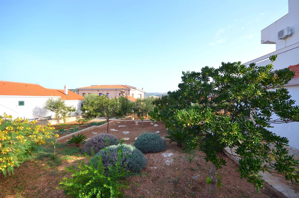Apartments Mirta