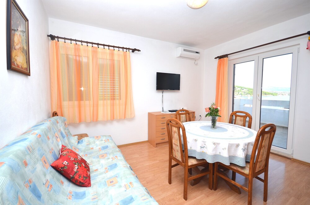 Apartments Mirta