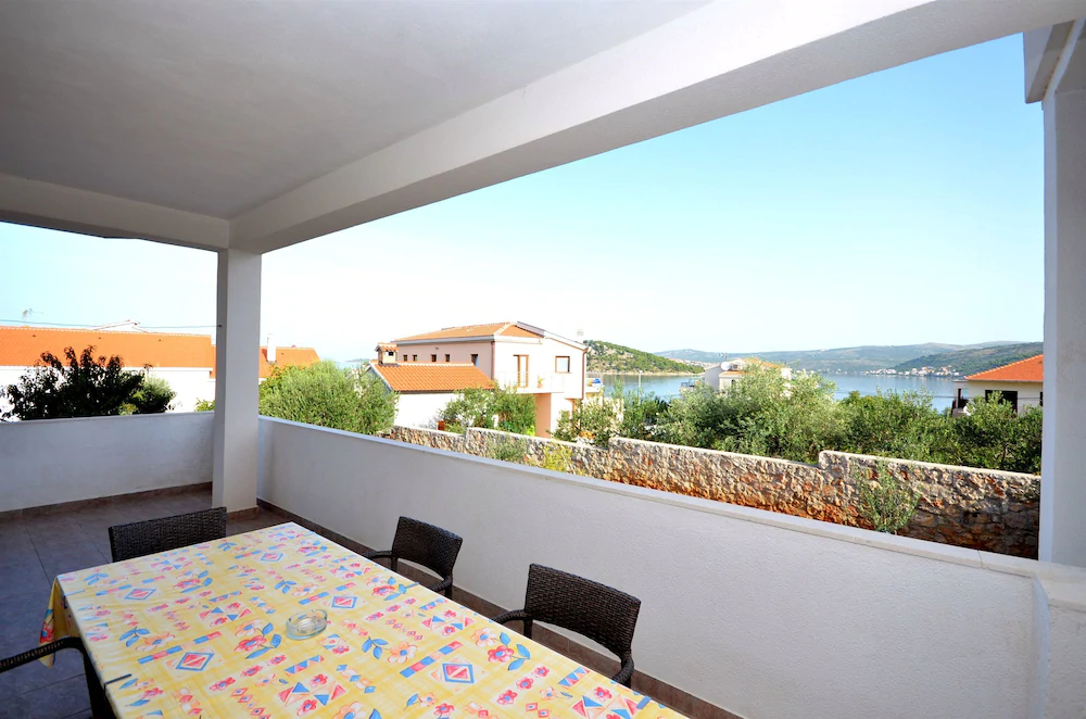 Apartments Mirta